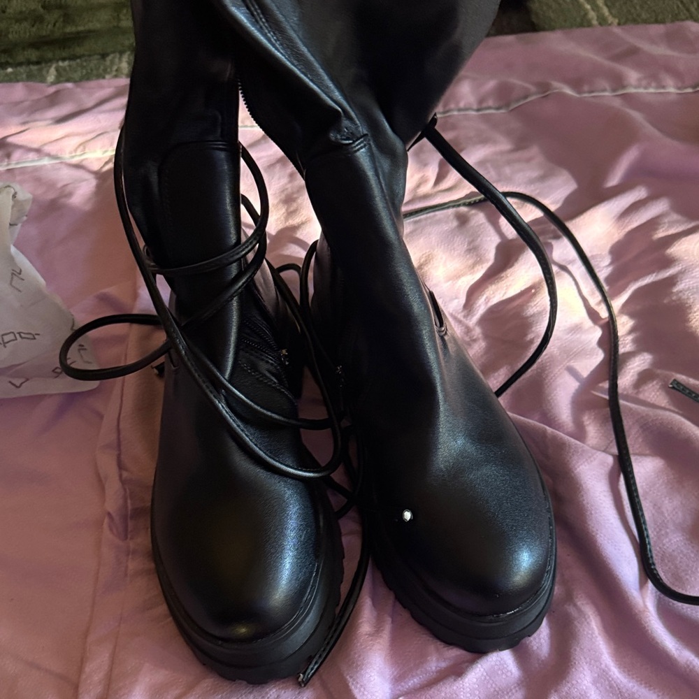 Elegant Black Lace-Up Women's Boots